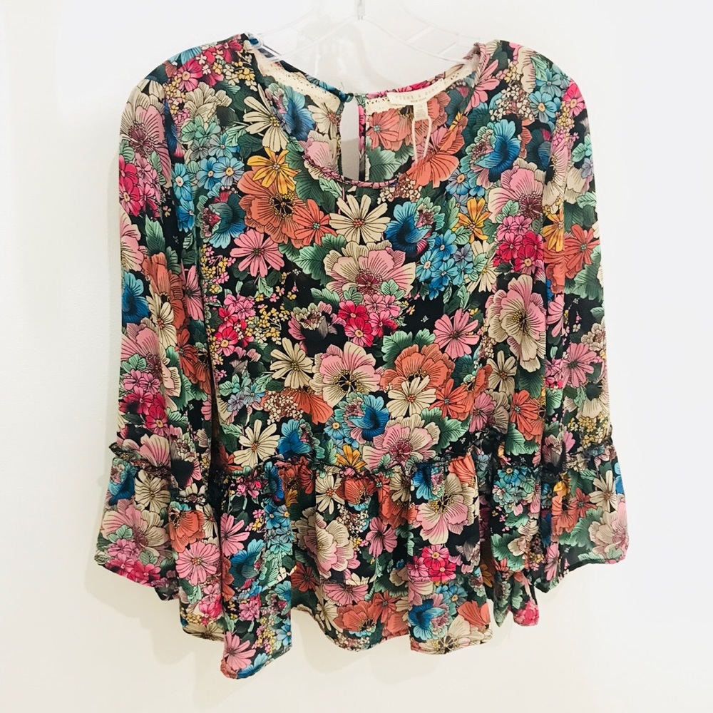 SOLD.Moss and Flint Floral Blouse Top Size L
